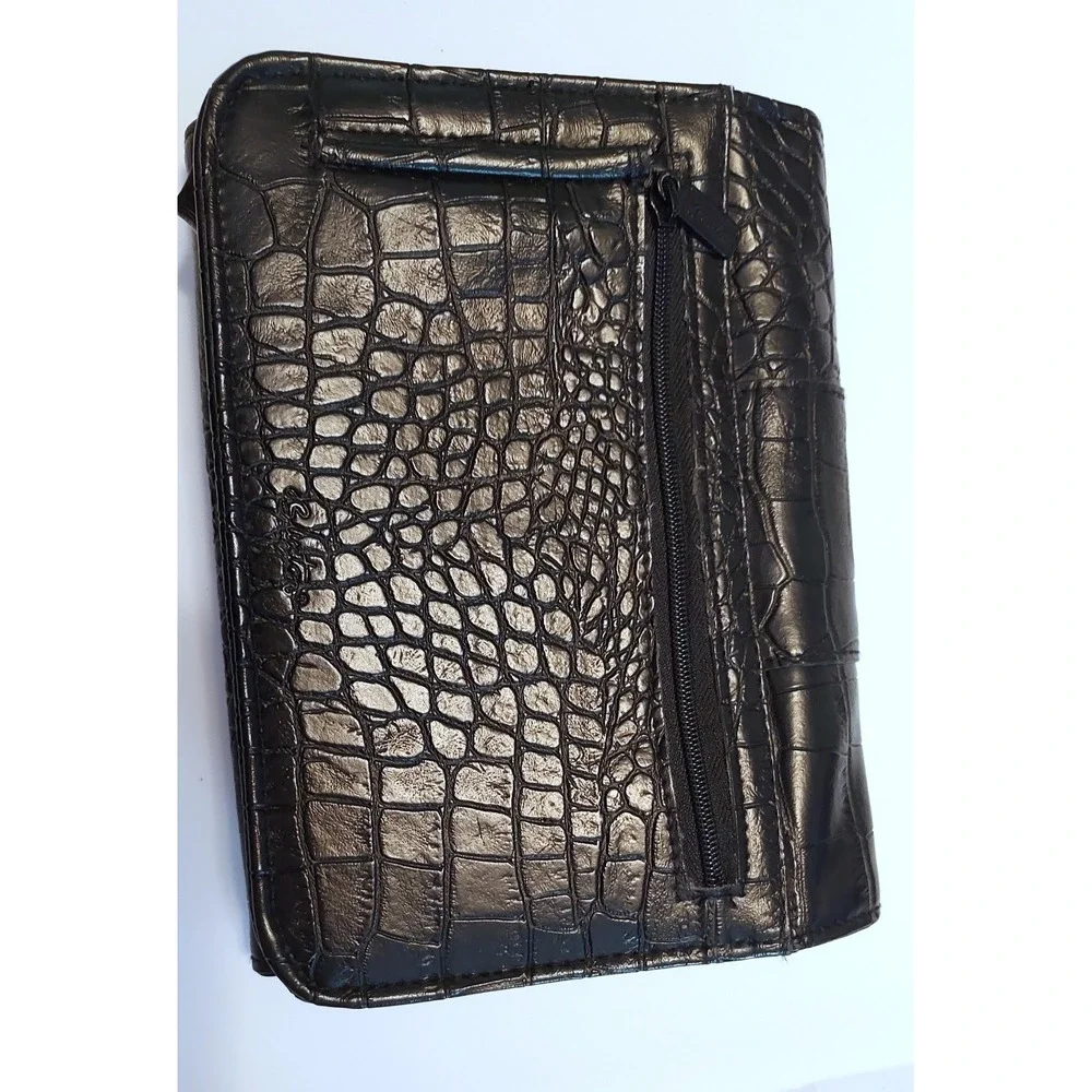 Buxton Black Faux Alligator Croc Trifold Wallet Womens Snap‎ Closure